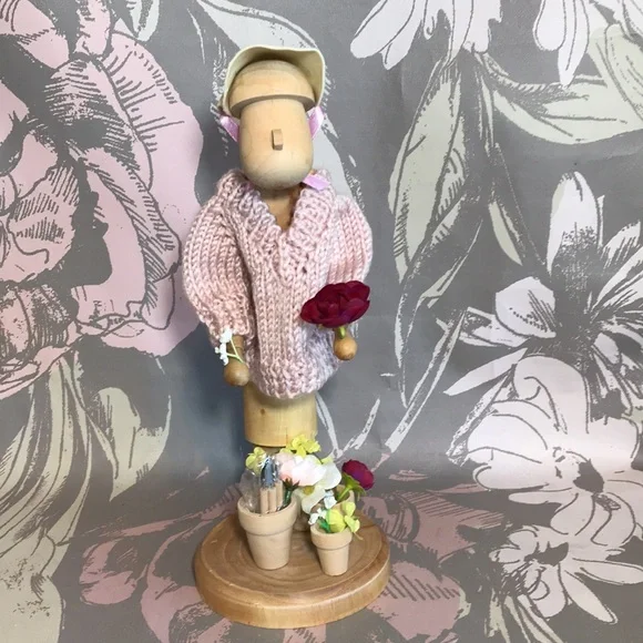 Wood by Zims Vintage Cute Old Lady Gardener Unpainted 1999 and Accessories